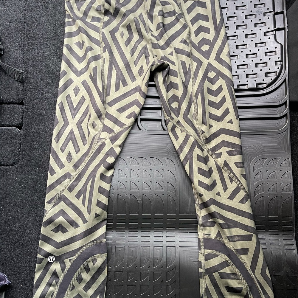 Lululemon bundle of leggings and spandex shorts - Picture 3 of 10